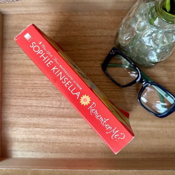 Remember Me? by Sophie Kinsella | Romantic Comedy Novel | Hardcover Book - Picture 4 of 7